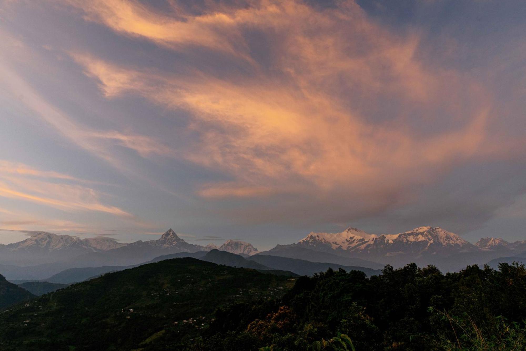Tiger Mountain Pokhara Lodge Екстер'єр фото