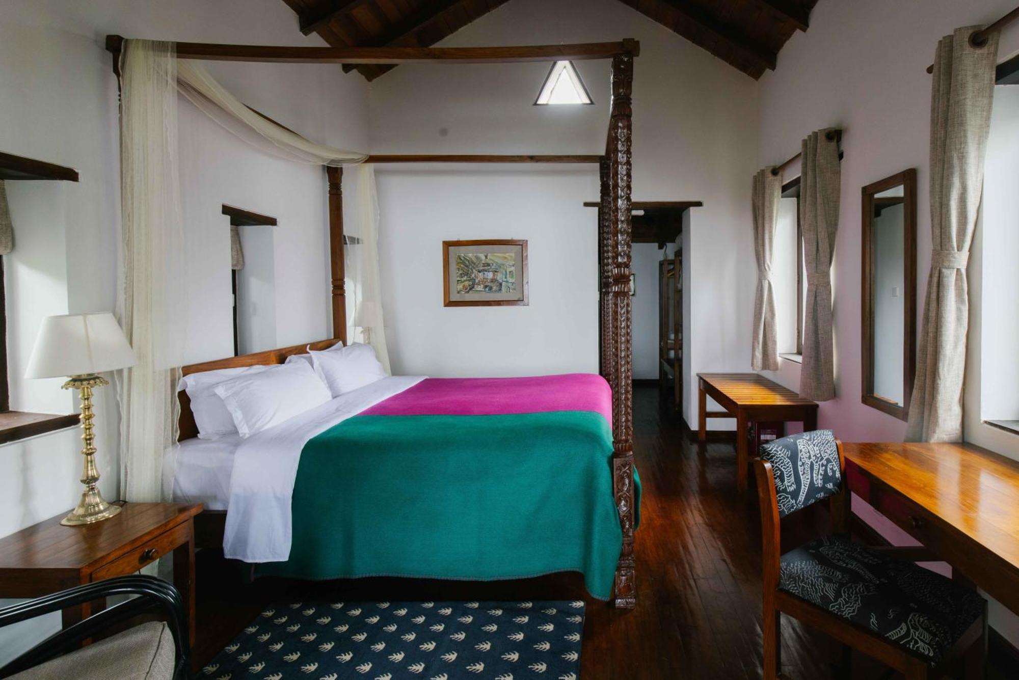Tiger Mountain Pokhara Lodge Екстер'єр фото
